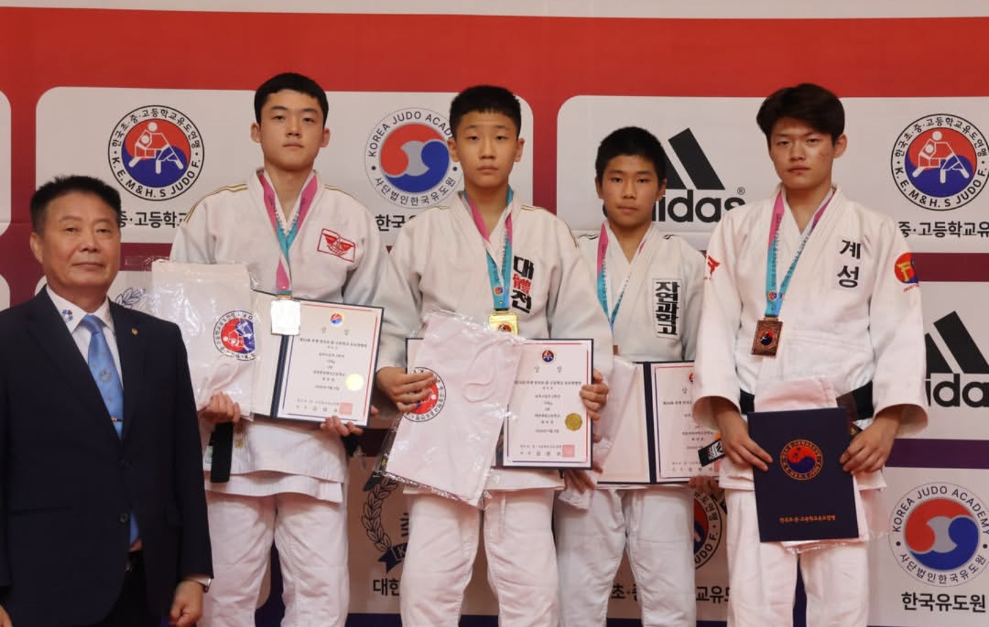 [경북자연과학고등학교 유도부 전국 초, 중, 고등학교 추계전국유도대회  –66kg 박상연 –55kg 최민준 동메달 획득]